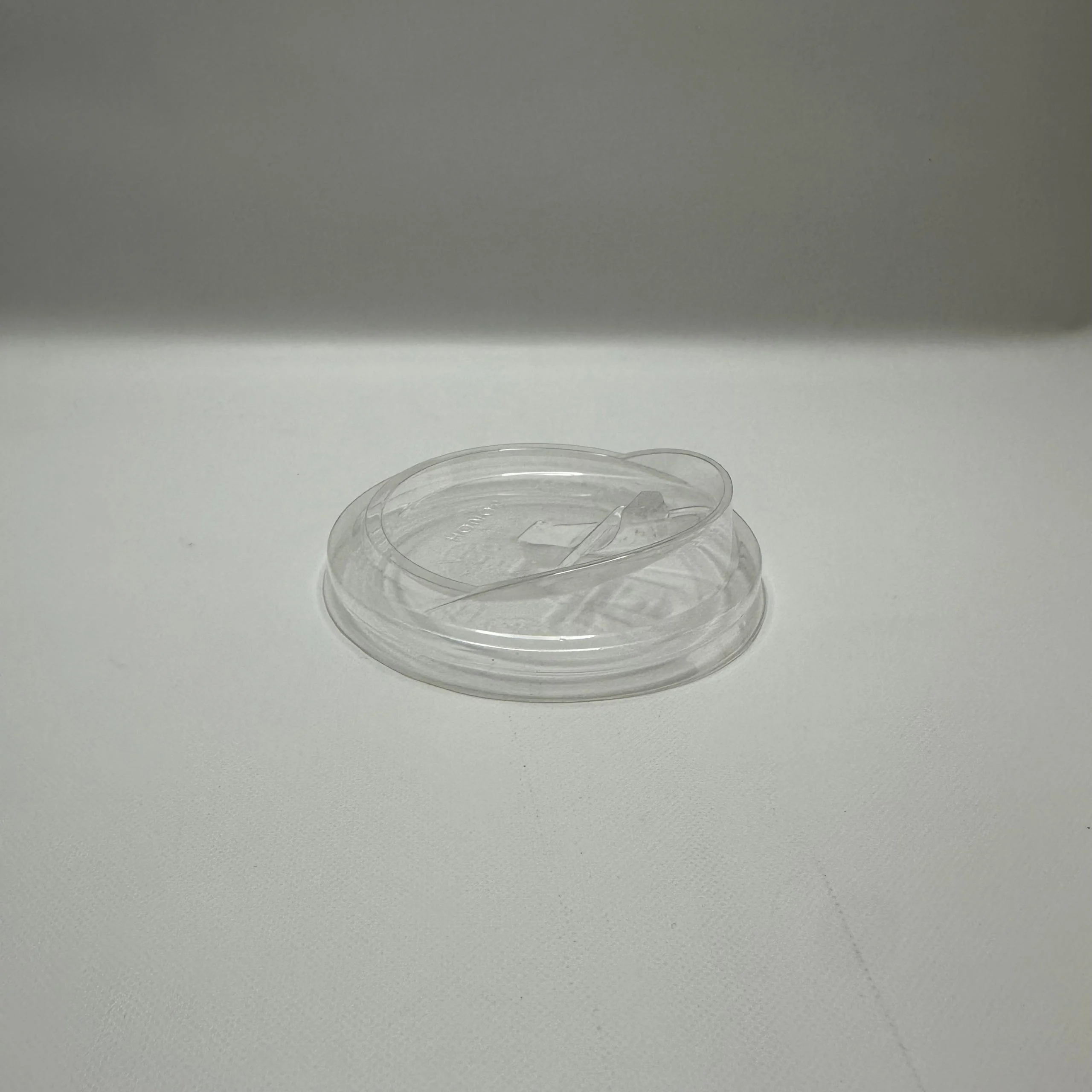 Flat Sippy Cup Lids for 95mm pp cups, 1000 per case (for all three sizes 12 oz, 16 oz, and 20 oz)